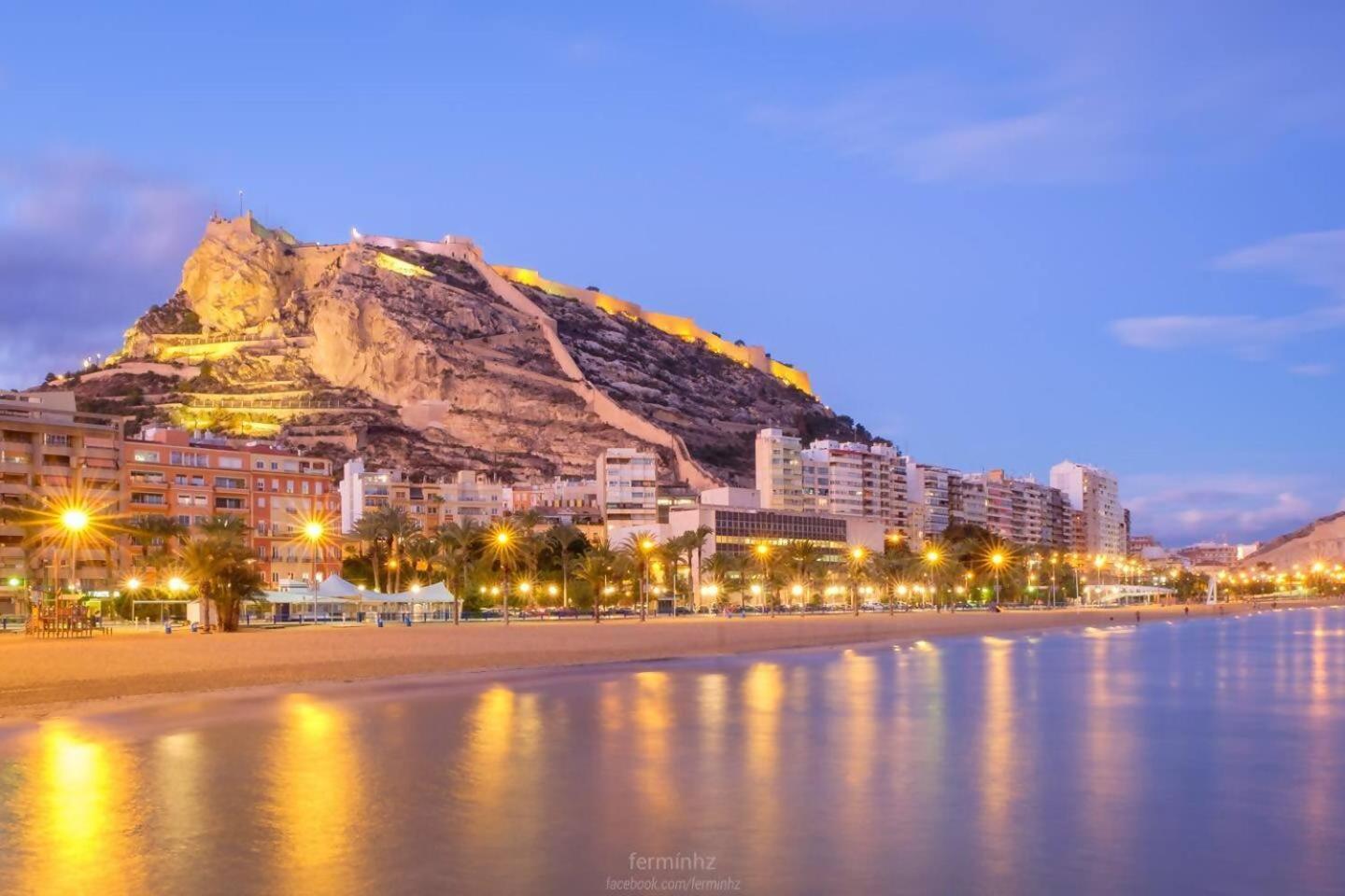 Cigarreras Lovely Loft Alicante Bagian luar foto
