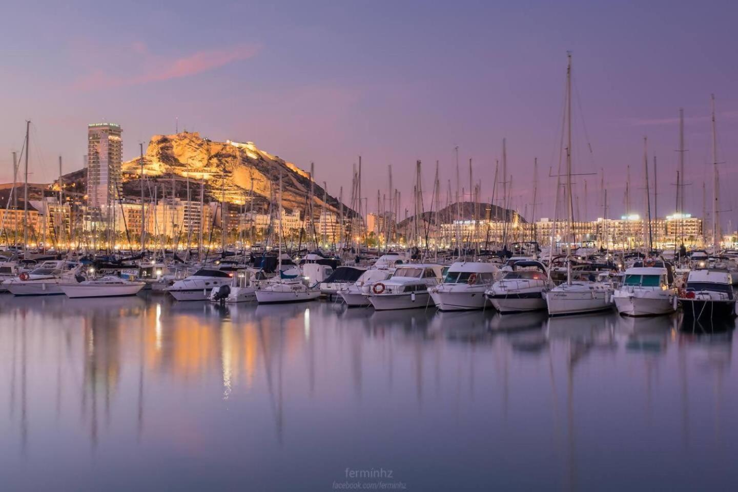 Cigarreras Lovely Loft Alicante Bagian luar foto